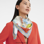 син Жени копринен шал колекция пролет/лято 2023 90 аксесоари Longchamp 6084PZ1043 - Image 2