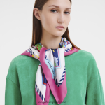 фуксия Жени копринен шал колекция пролет/лято 2023 90 аксесоари Longchamp 6084PZ1057 - Image 2